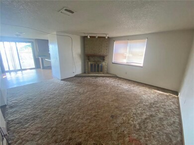 1002 Swan Lake Ct, Edmond, OK 73003 - photo 4