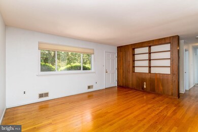 5710 Avondale Dr, Bowie, MD 20715 - photo 6