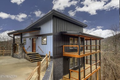 1976 Backhome Ln, Sevierville, TN 37876 - photo 2