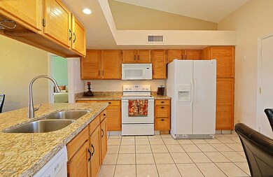 Bright Kitchen!