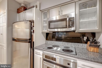 The Fallswood, Rockville, MD 20852 - photo 5