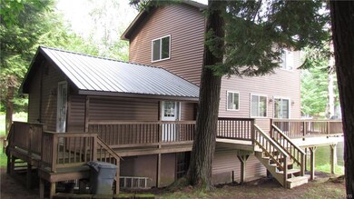 Rear right side view. Steel Roof, new Deck.