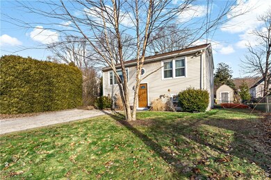 38 Lakeview Dr, Narragansett, RI 02882 - photo 2