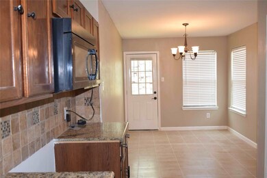 8819 Spurflower Path Ln, Houston, TX 77075 - photo 5