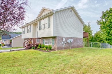 1102 Snowden Terrace, Johnson City, TN 37601 - photo 3