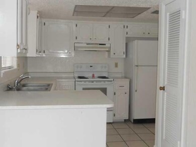 10514 Ashwood Dr unit D, El Paso, TX 79935 - photo 4