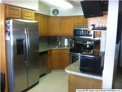12 Sandywood Ln, Staten Island, NY 10309 - photo 4