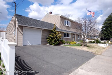 68 Avondale St, Valley Stream, NY 11581 - photo 4
