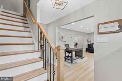 81 Kingsclere Dr, Southampton, PA 18966 - photo 4