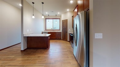 3721 Lincoln Ave, Spirit Lake, IA 51360 - photo 3