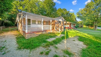 1604 W Meadowview Rd, Greensboro, NC 27403 - photo 2