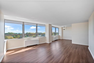 Hollywood Towers unit 6T, Chicago, IL 60660 - photo 3