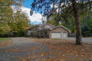 1304 Maycroft Rd, Lansing, MI 48917 - photo 5