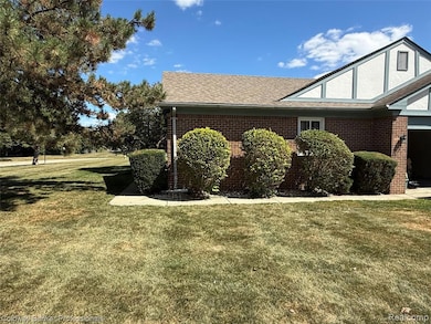 15444 Roxbury Cir, Macomb, MI 48044 - photo 3