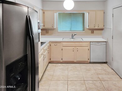 10214 W Cinnebar Ave, Sun City, AZ 85351 - photo 2