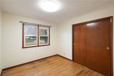715 S 5th Ave E, Newton, IA 50208 - photo 7