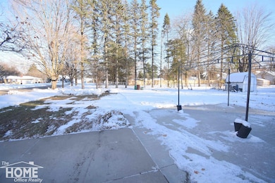 724 N Dewey St, Owosso, MI 48867 - photo 7