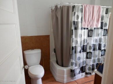 211 B St S, Glen Ullin, ND 58631 - photo 5