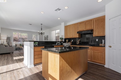 411 Canyon Ct, Vallejo, CA 94591 - photo 7