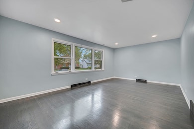 539 E 147th Place, Phoenix, IL 60426 - photo 7