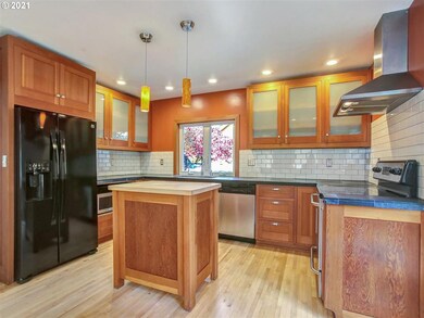 8250 SW Sorrento Rd, Beaverton, OR 97008 - photo 5