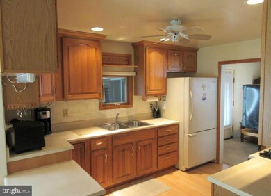 2513 Lakeview Ave, Sparrows Point, MD 21219 - photo 3