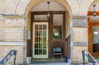 9 Chilcott Place unit 3, Jamaica Plain, MA 02130 - photo 2