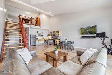 705 Nogal Rd-005-004-Living Room-MLS_Siz
