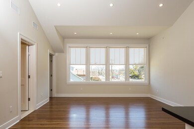 1191 E Putnam Ave unit 3, Riverside, CT 06878 - photo 2