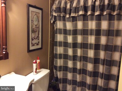 4702 Addison Dr, Oxon Hill, MD 20745 - photo 3