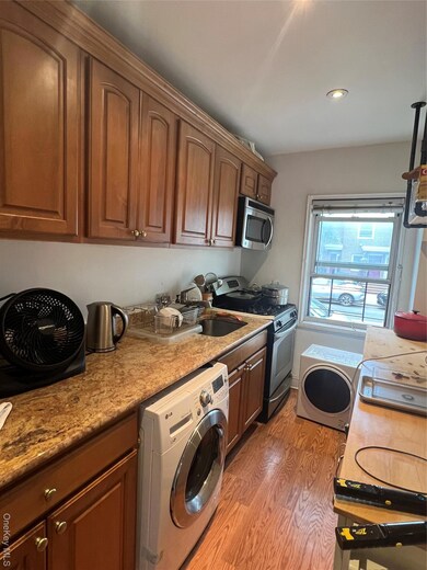 138-46 68th Dr unit A, Flushing, NY 11367 - photo 2