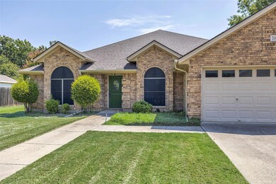 7004 Lonesome Oaks Dr, North Richland Hills, TX 76182 - photo 4