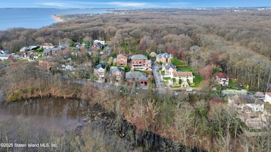 381 Arbutus Ave, Staten Island, NY 10312 - photo 2