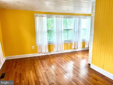 19 N Centre St unit REAR, Merchantville, NJ 08109 - photo 3