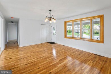 21 Sycamore Dr, Burlington, NJ 08016 - photo 6