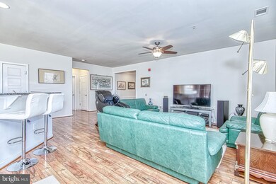 8980 Fascination Ct unit 216, Lorton, VA 22079 - photo 5