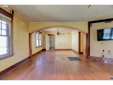 1107 E 9th St, the Dalles, OR 97058 - photo 6