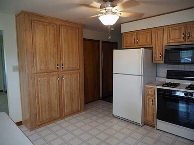 Cafeteria/Kitchen.