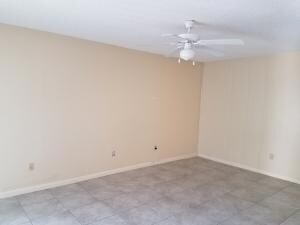 8117 Ambach Way unit D, Hypoluxo, FL 33462 - photo 5