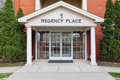 402 Regency Place unit 402, Woodbridge, NJ 07095 - photo 4