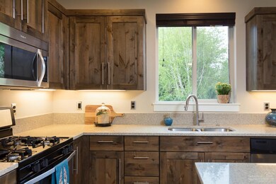 740 NE Vail Ln, Bend, OR 97701 - photo 4