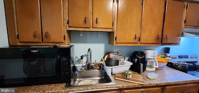 1034 Salisbury Ct, Sterling, VA 20164 - photo 5