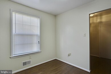 6004 Liberty Bell Ct, Burke, VA 22015 - photo 7