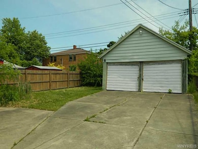 Garage.