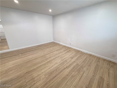 311 High Ave, Niles, OH 44446 - photo 2