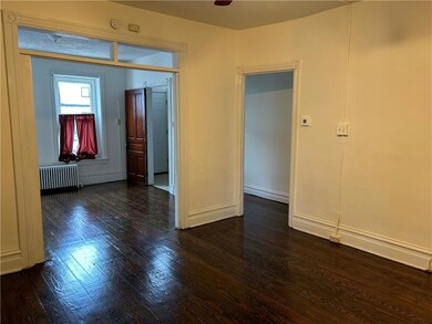 HOUSE - DINING ROOM