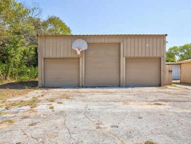 420 Jay Bird Ln, Springtown, TX 76082 - photo 4