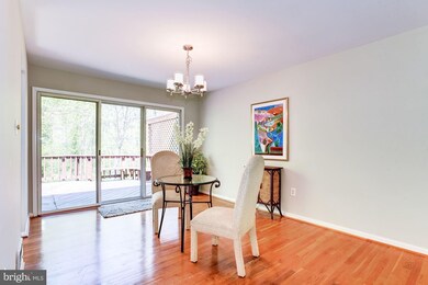 9304 Santayana Dr, Fairfax, VA 22031 - photo 7