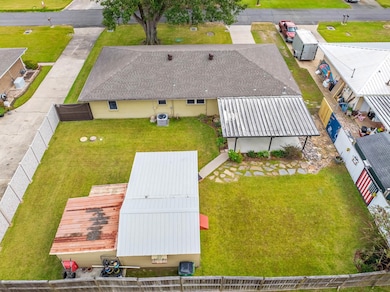 306 Saint Bernard St, Thibodaux, LA 70301 - photo 3