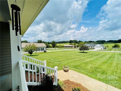 129 Mallory Ln, Statesville, NC 28625 - photo 4